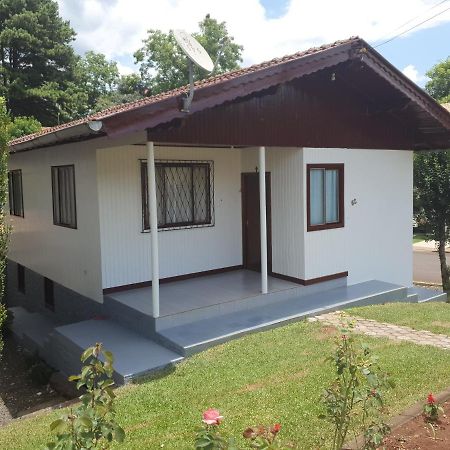 Casa De Ferias Dona Ines Villa Treze Tilias Luaran gambar